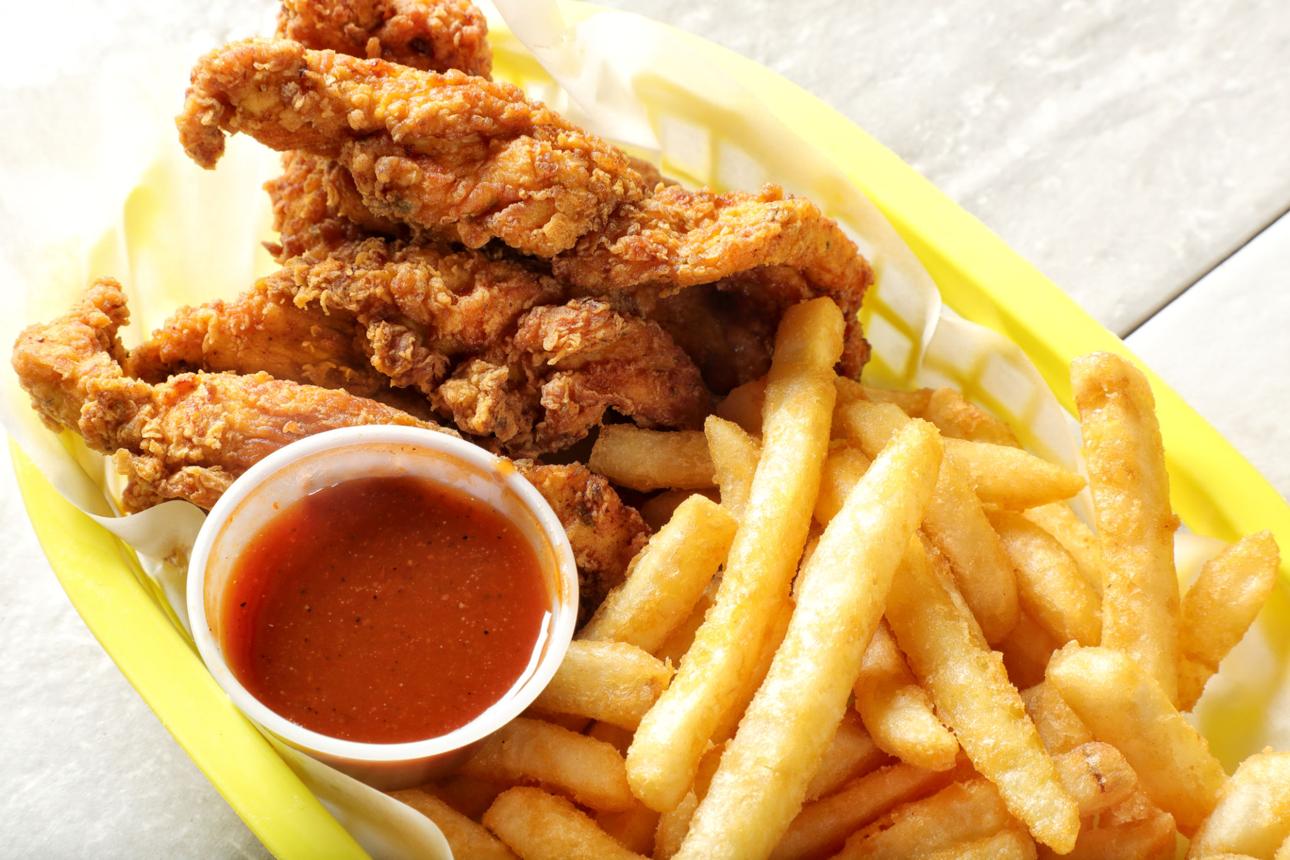 Boneless Wings (8pc) w/ Fries